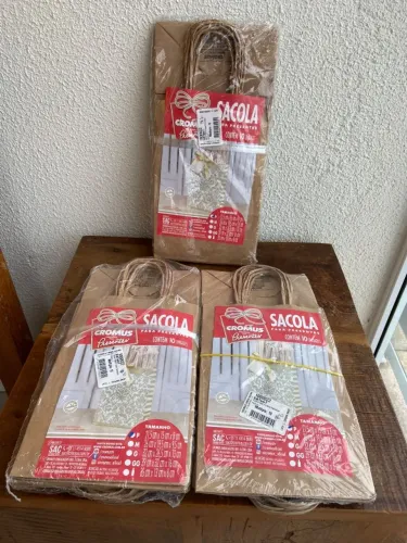 Sacola Cromus com 10 unidades (Tamanho P - 21,5 x 15 x 8 cm)
