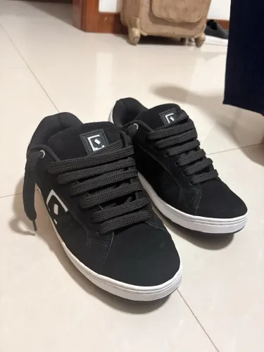 Tênis 42 QIX Skate Combat Suede Preto e Branco