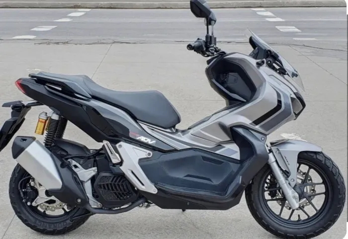 Adv150 7600 kms estado de zero