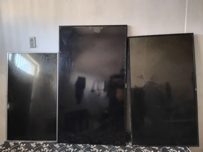 3 TVs com defeito na tela