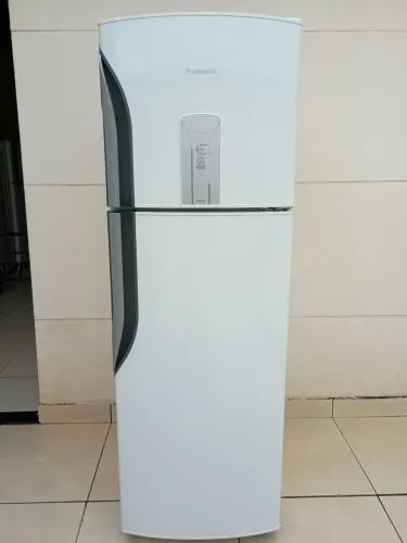 Geladeira Panasonic 387 litros Frost Free