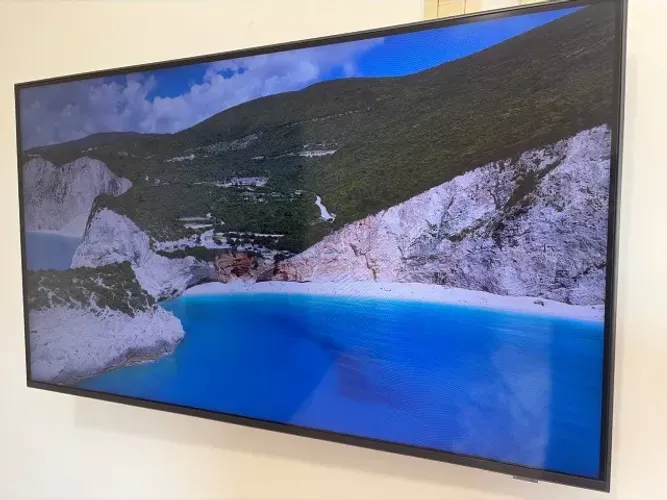 Samsung Vision AI TV 43" QLED 4K QEF1 2025 - Alexa - Art Store