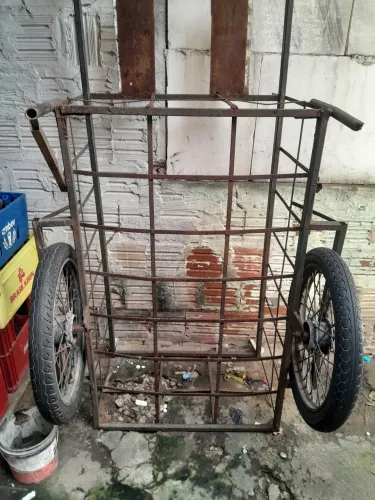 Carrinho só pintar pneus e camas em bom estado