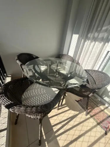 Conjunto de mesa e 4 cadeiras de varanda/ praia/ sacada/ piscina 