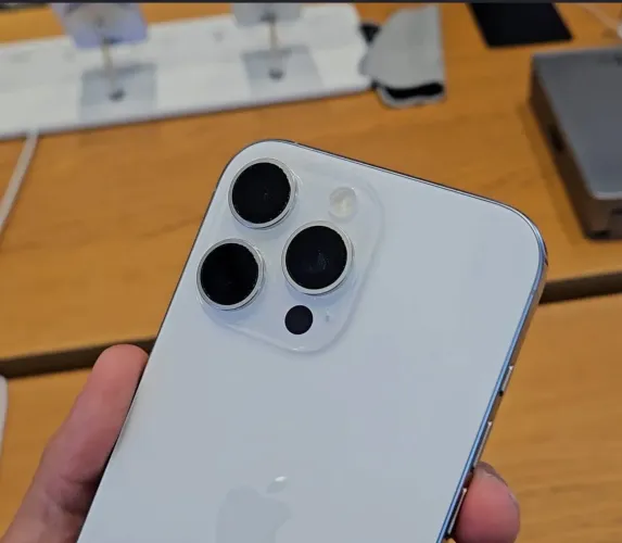 IPHONE 16 pro max 99%?GARANTIA ATÉ DEZEMBRO