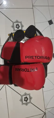 Luva de Boxe Pretorian 16 oz + bandagem incluso