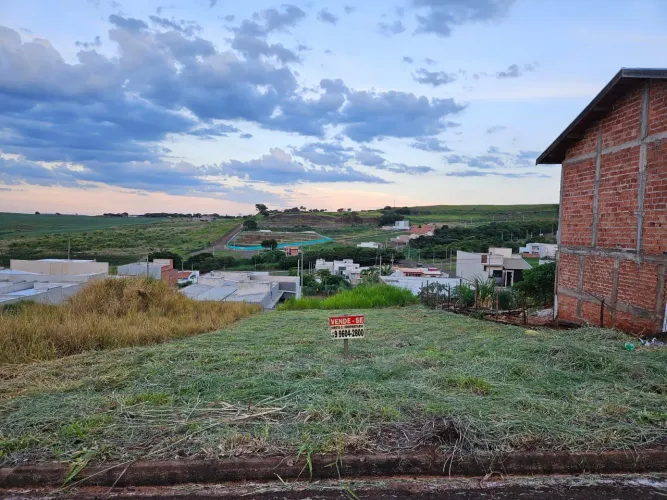 ? Terreno à venda - Ivany Paiva Gatti ?