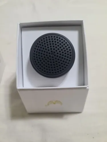 Caixa de Som Portátil Bluetooth Preta 3W RMS Com Microfone e Luzes LED