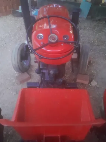 VENDE-SE TRATOR MF 55X COM GRADE