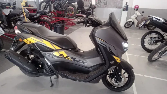 Yamaha NMAX 160 Connected SE 2023 - Impecável, Econômica e Conectada!