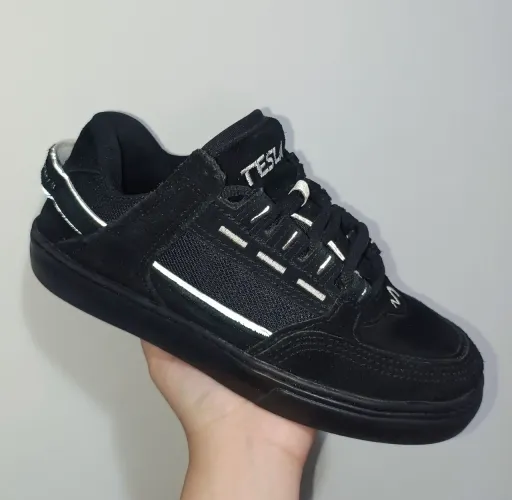 Tênis Tesla Original Coil All Black Refletivo Camurça Skate