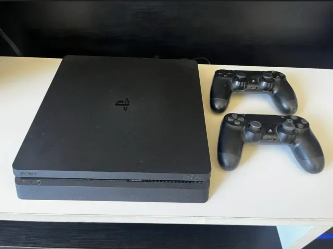 PlayStation 4 Slim - 500 GB