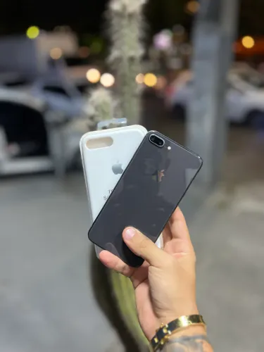 IPHONE 8 PLUS