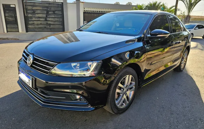 Volkswagen Jetta Comfortline 1.4 TSI 16V 4P Aut. 2017