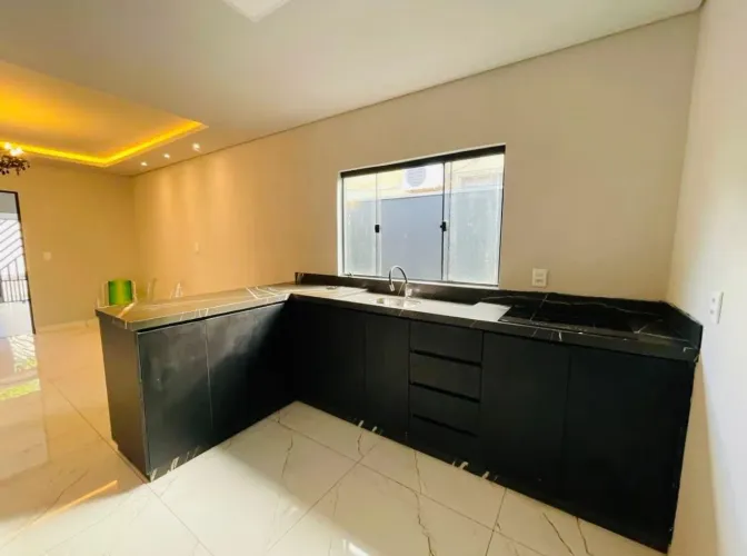 Alugo casa