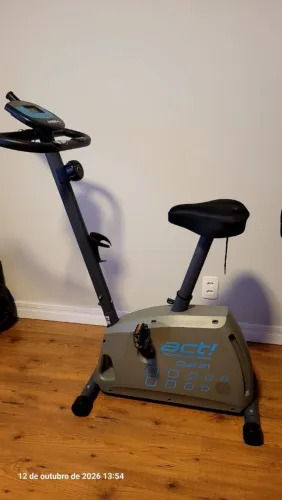 Bicicleta ergométrica em perfeito estado de conservação