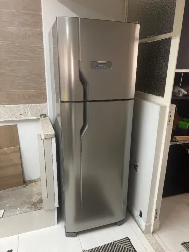 Geladeira Electrolux Frost Free 371L Turbo Congelamento Duplex Cor Inox DFX41