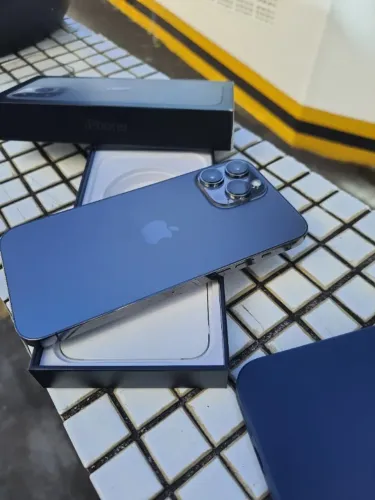 Iphone 13 pro max 128GB na caixa com capa e cabo
