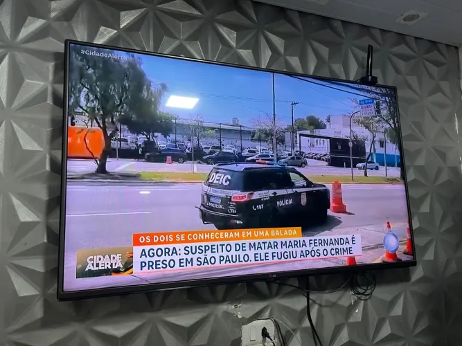Tv LG 55 polegadas led não é smart só fica smart com tv Box