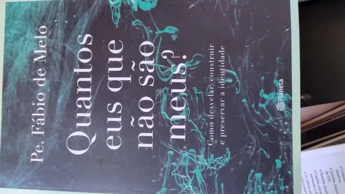 Livro "Quantos eus que não são meus"