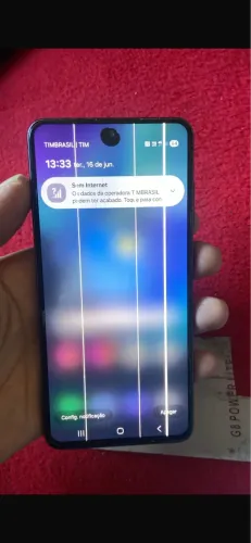 Vendo s21fe com linhas na tela mas funciona td ok acompanha carregador