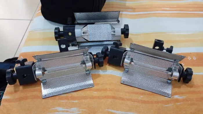 Três Iluminadores com lâmpada de 1000w