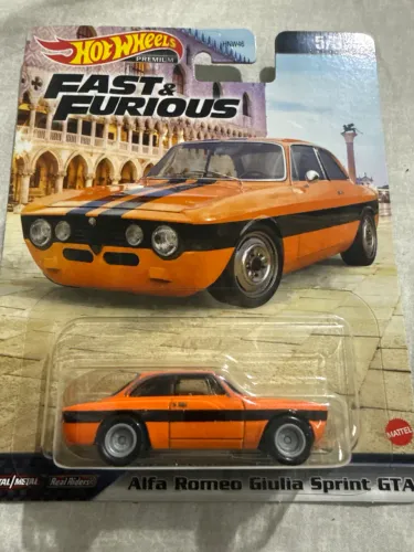 Hot Wheels Velozes e Furiosos Premium Alfa Romeu Giulia Sprint GTA