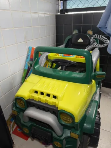 Carrinho de passeio Jeep com pedal