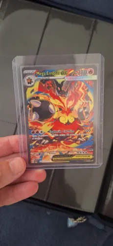 Carta Pokémon Mega Emboar (Heróis Excelsos)