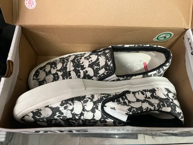 Tenis Vans slip on skull pile black white gum