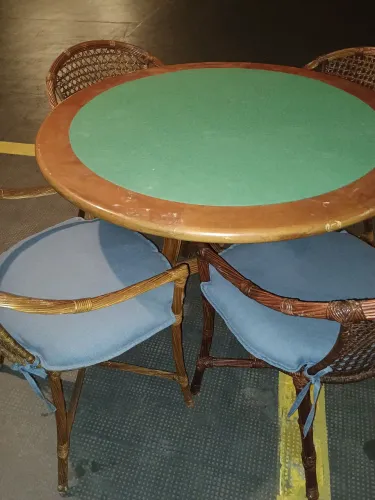 Mesa carteado 