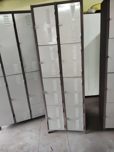 Armário 8 portas pequena vestiário