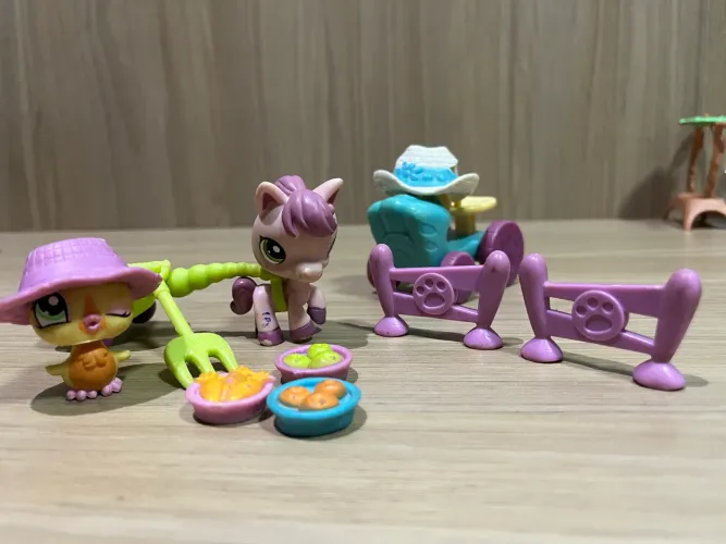 Kit fazenda Littlest pet shop 