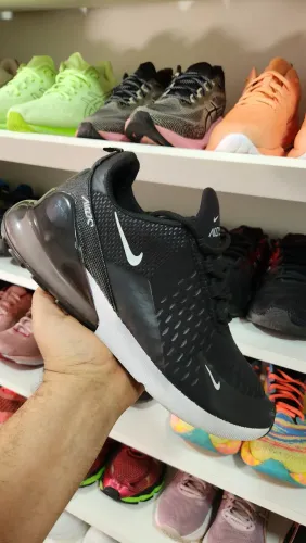 (Leia descrição) Nike Air 270 Preto/Branco - Tam 42