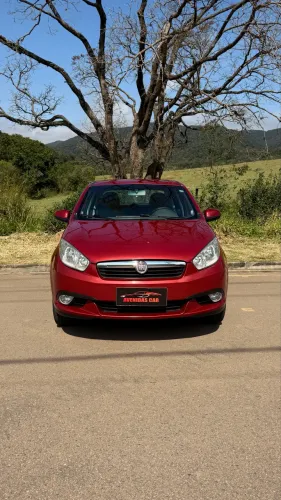 Fiat Grand Siena Essence 1.6 Flex 16V 2013