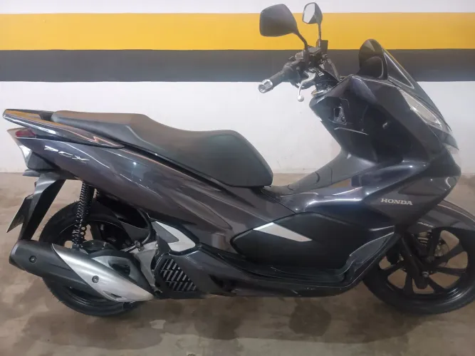 PCX 150 ABS único dono impecável excelente preço 22 X cartão troco carro ou moto na troca 