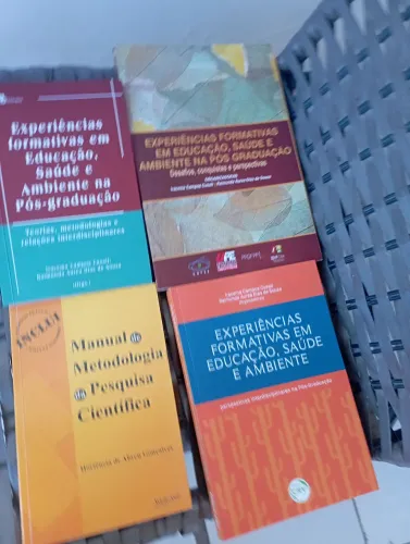 Doação de livros acadêmicos