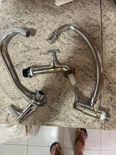 3 Torneiras de parede