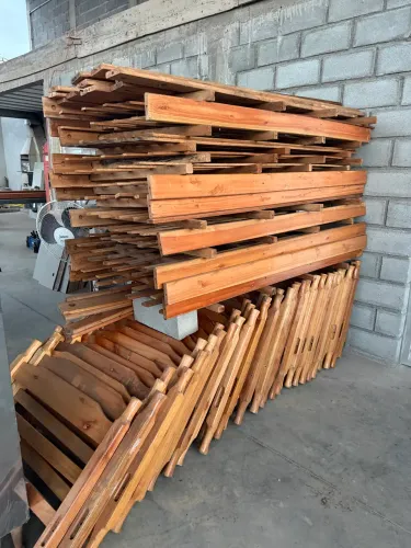 Cama de solteiro com colchão madeira maciça