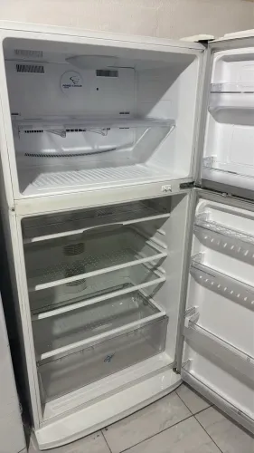 Geladeira Eletrolux 110V funcionando perfeitamente muito espaçosa 