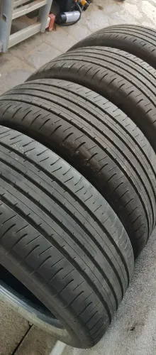 4 pneus aro 18. 225/50/18. DUNLOP.