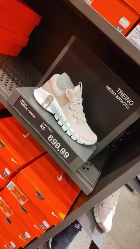 Vendo um Tênis Nike - Novo na Caixa ( Numca foi Usado ) N°36.
