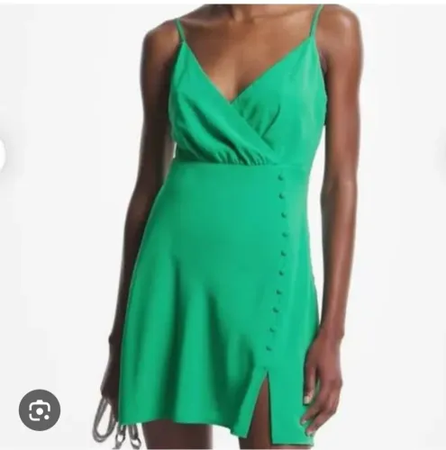Vestido curto em crepe - PP