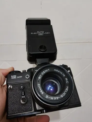 Camera analógico Zenit xp12 funcionando 