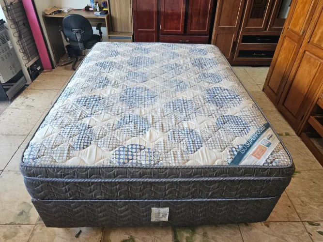 Cama box casal molas ensacada usada