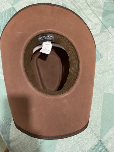 Vende-se chapéu marcatto  