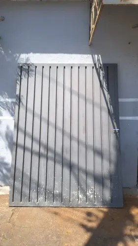 Vende-se portão Largura 1,56m Altura 2,10