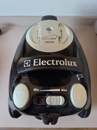 Aspirador Electrolux Easy Box 1600W 127V