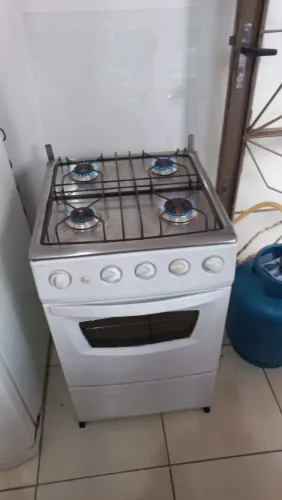 Vendo um fogão usado