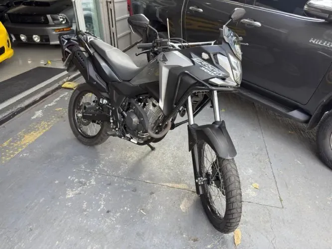 HONDA XRE 300 SAHARA 2025
